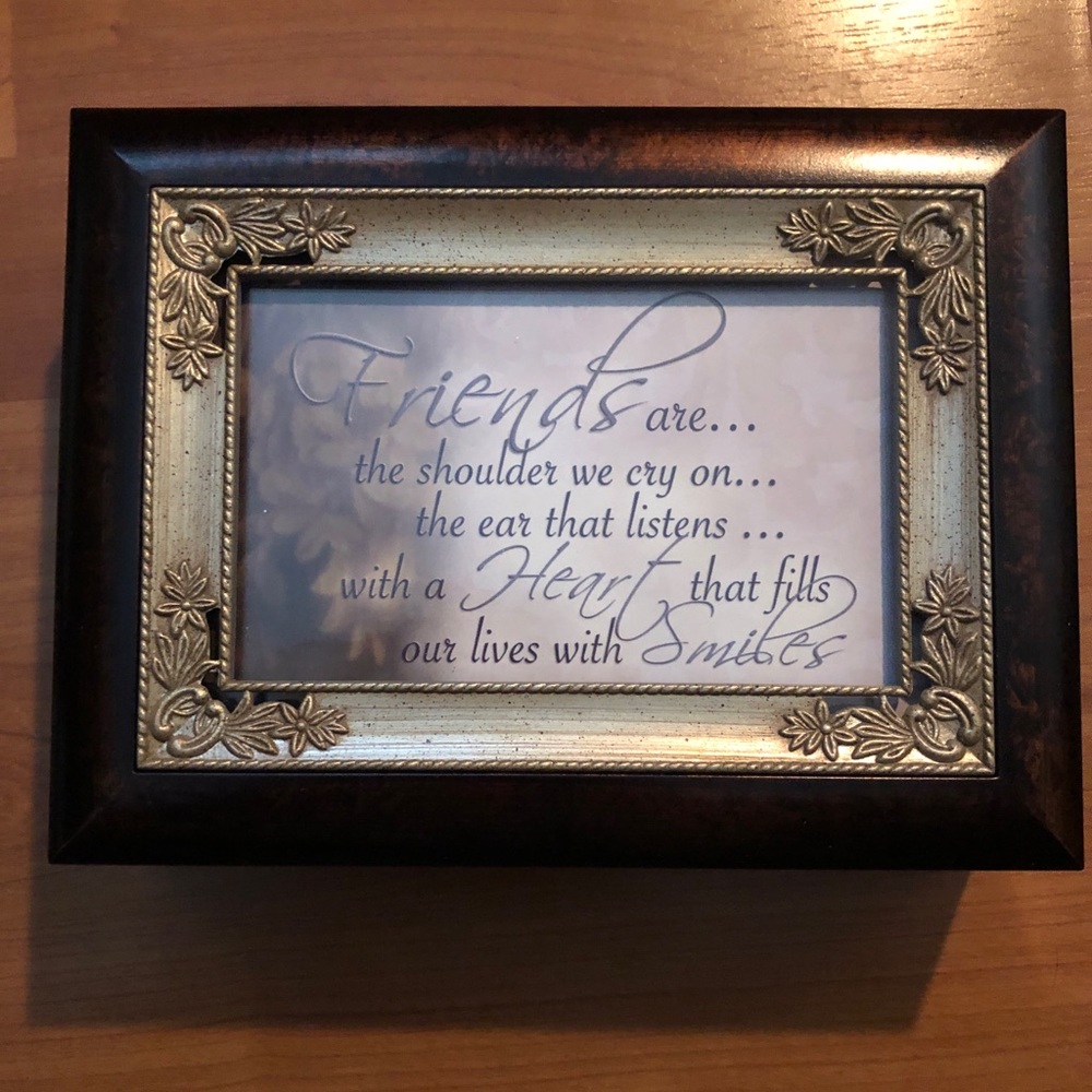 Musical jewelry box